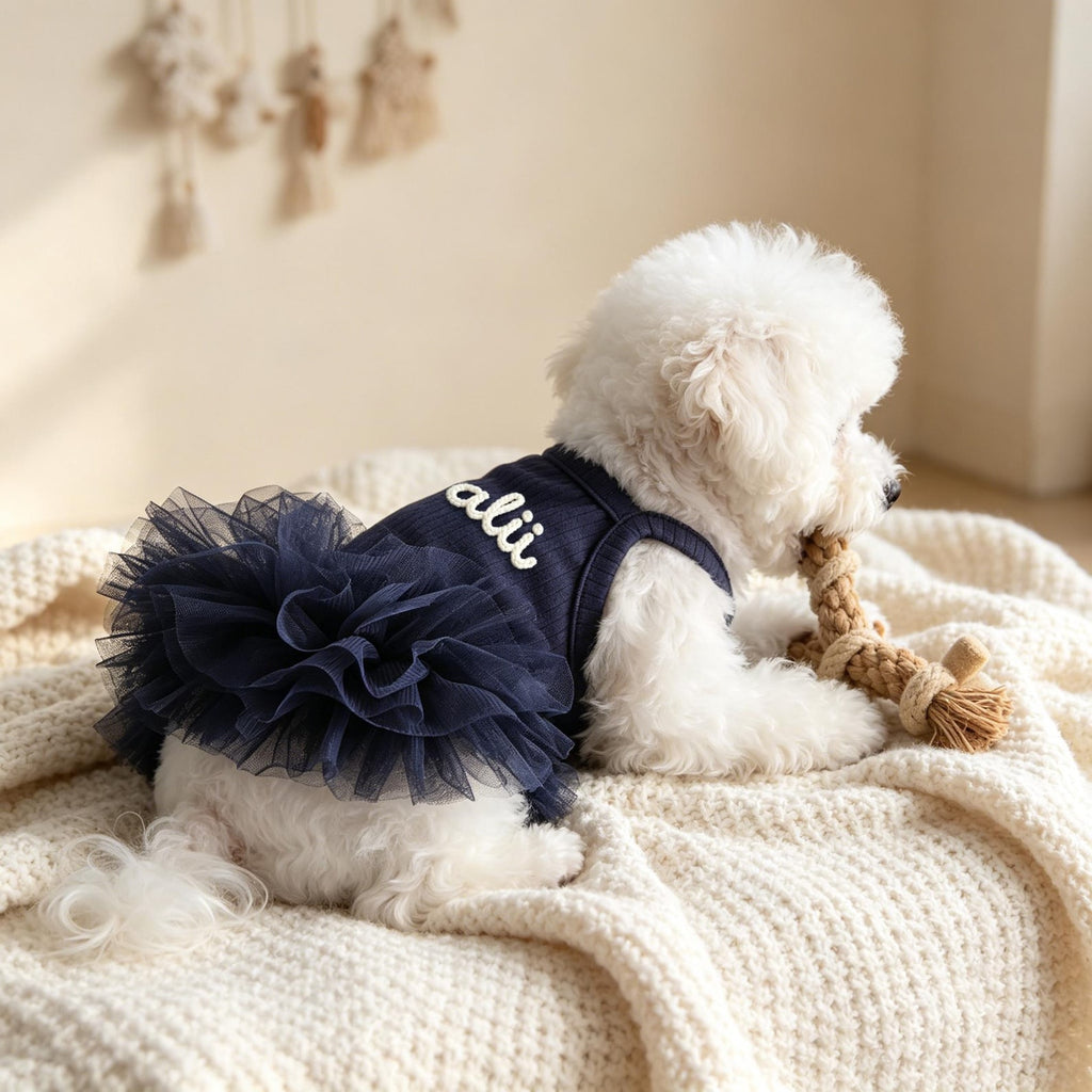 Muttechen® Personalisierter Hunde-Hoodie aus Wollmix – Handgefertigter Kapuzenpullover mit Namensstickerei