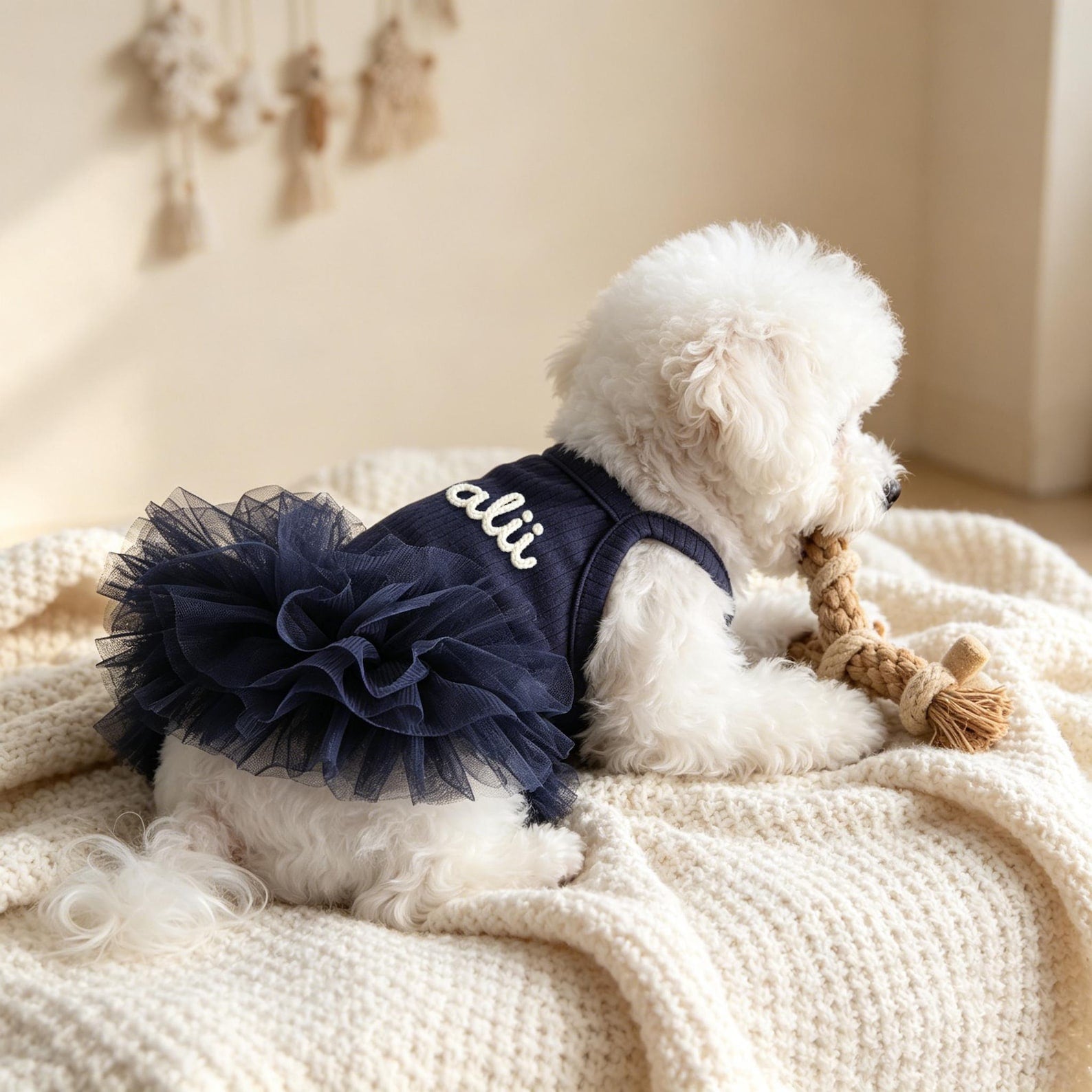 Muttechen® Personalisierter Hunde-Hoodie aus Wollmix – Handgefertigter Kapuzenpullover mit Namensstickerei